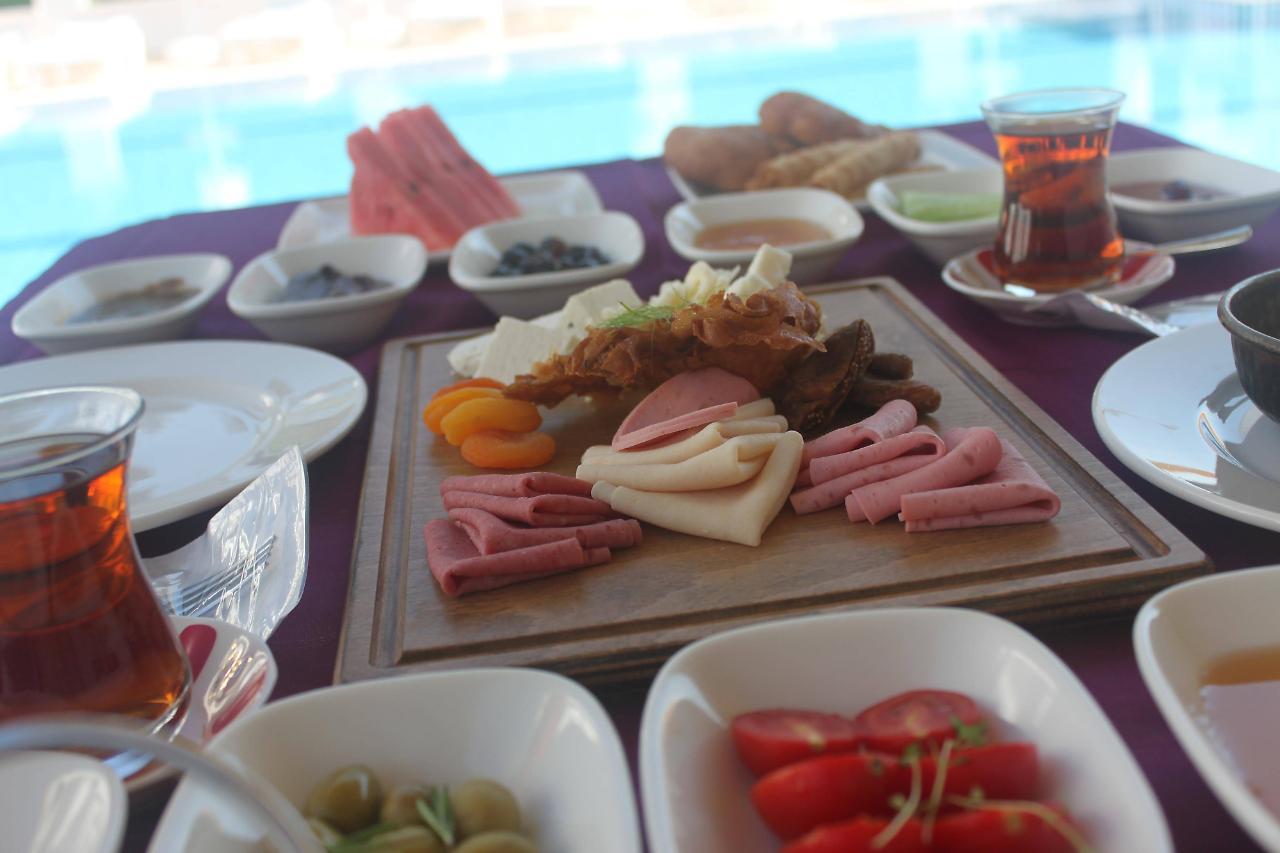 Eramax Hotel